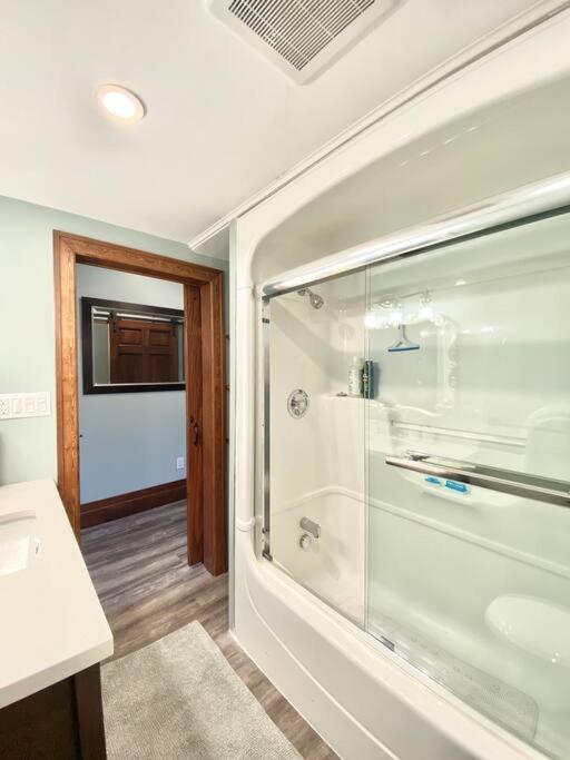 Holiday home Cozy Suite-walk To The Falls! Niagara Falls