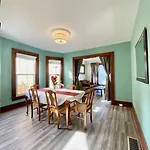 Cozy Suite-Walk To The Falls!