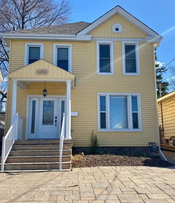 Holiday home Cozy Suite-walk To The Falls! *